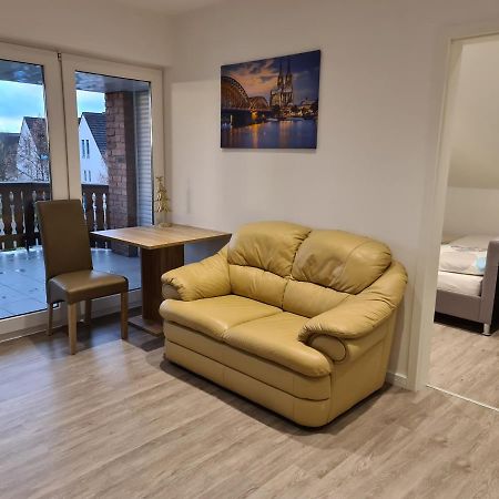 Ferienwohnung Mit Jacuzzi Naehe Flughafen Koeln Bonn Troisdorf Exterior foto